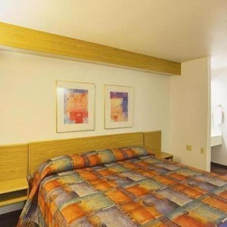 Hotel Markle In I-69 ภายนอก รูปภาพ