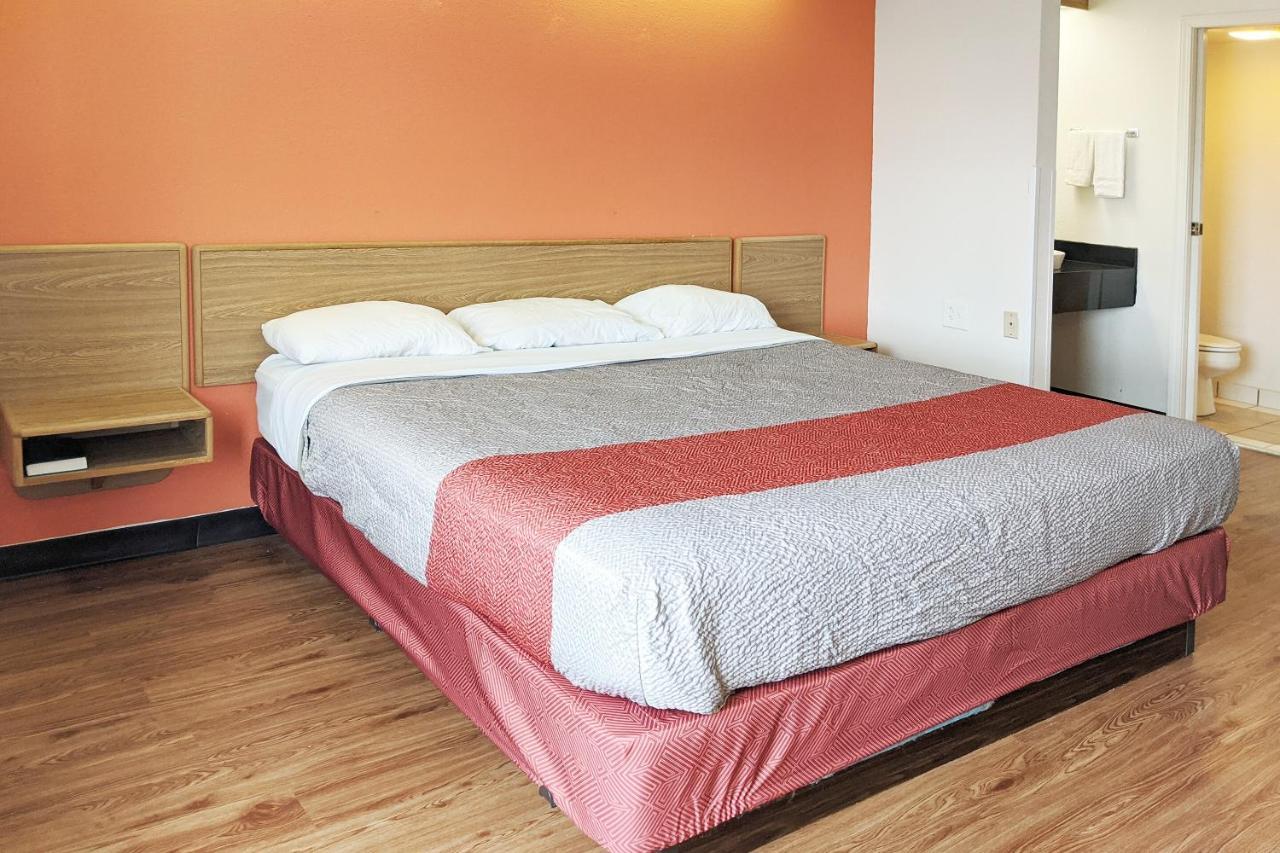 Hotel Markle In I-69 ภายนอก รูปภาพ