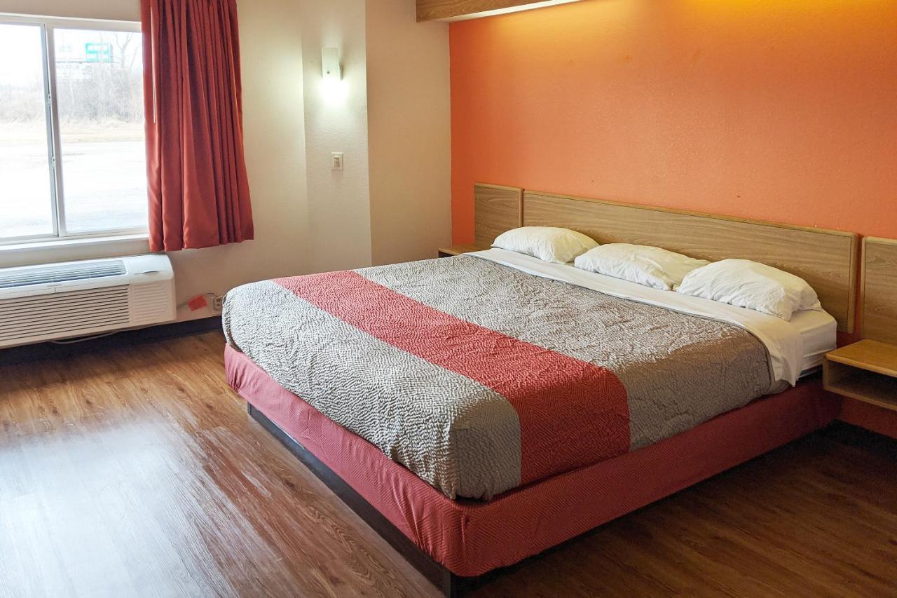 Hotel Markle In I-69 ภายนอก รูปภาพ