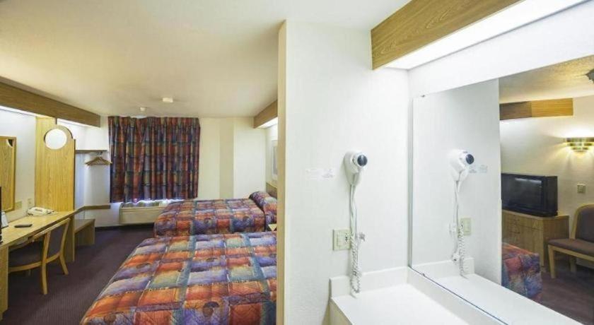 Hotel Markle In I-69 ภายนอก รูปภาพ