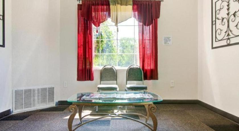 Hotel Markle In I-69 ภายนอก รูปภาพ