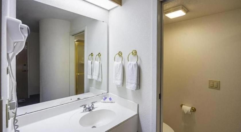 Hotel Markle In I-69 ภายนอก รูปภาพ