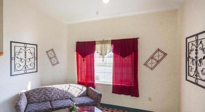 Hotel Markle In I-69 ภายนอก รูปภาพ