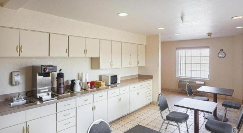 Hotel Markle In I-69 ภายนอก รูปภาพ