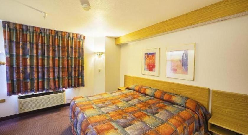 Hotel Markle In I-69 ภายนอก รูปภาพ